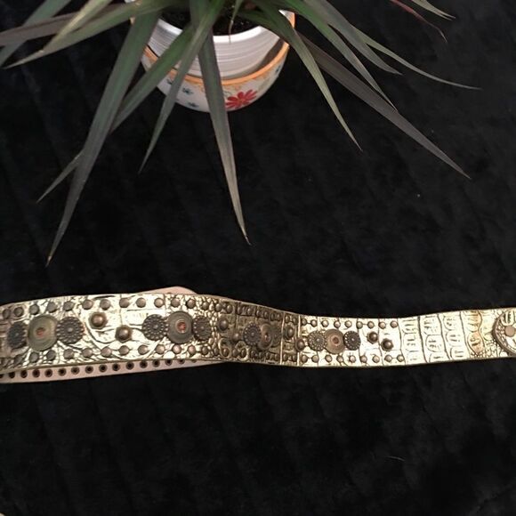 Vera Pelle Authentic Leather Metal Stone Croc Belt‎